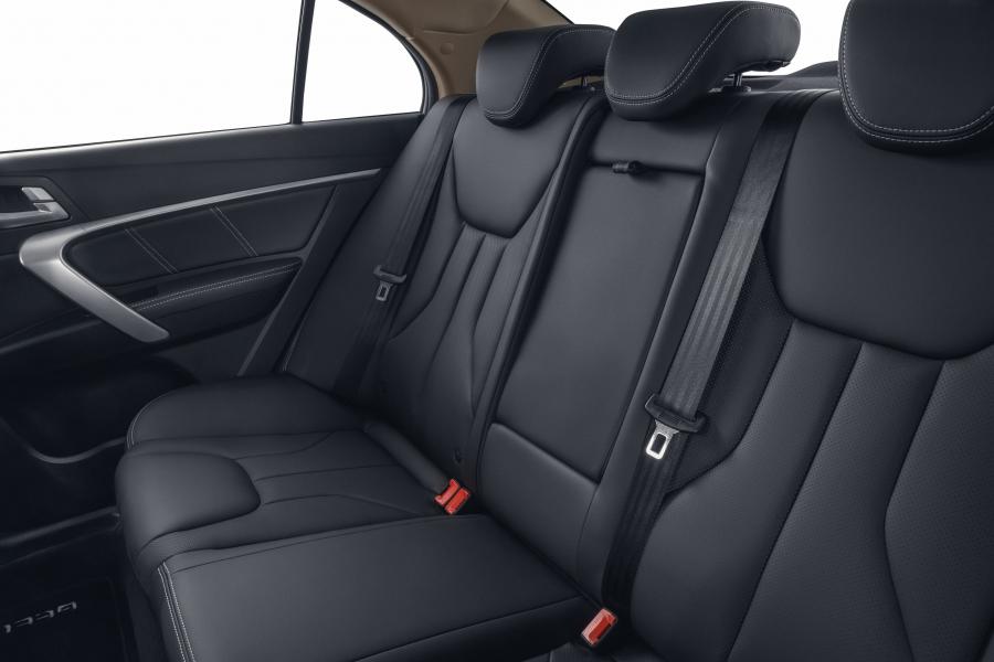 Интерьер Geely Emgrand 7 2018 года  (CIS) (фото 10 из 13)